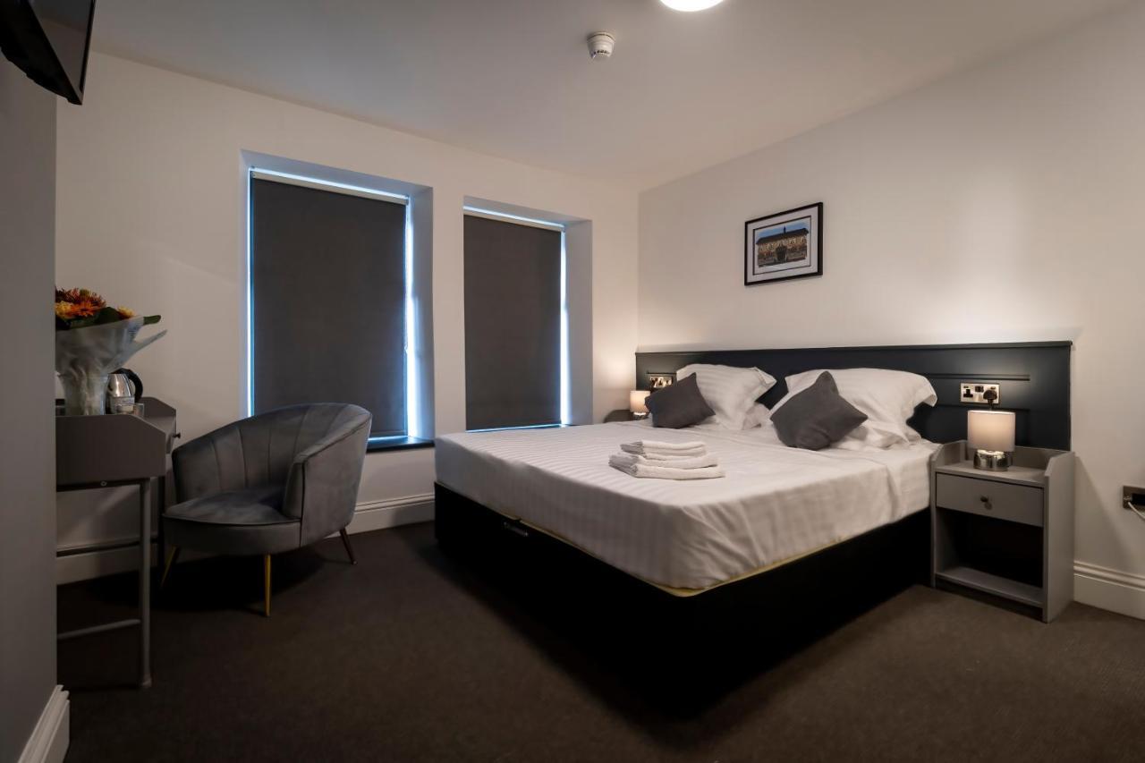 The Friendship Hotel Stocksbridge  외부 사진