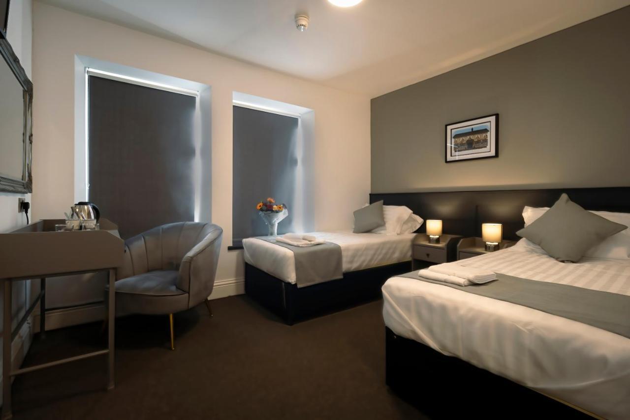 The Friendship Hotel Stocksbridge  외부 사진