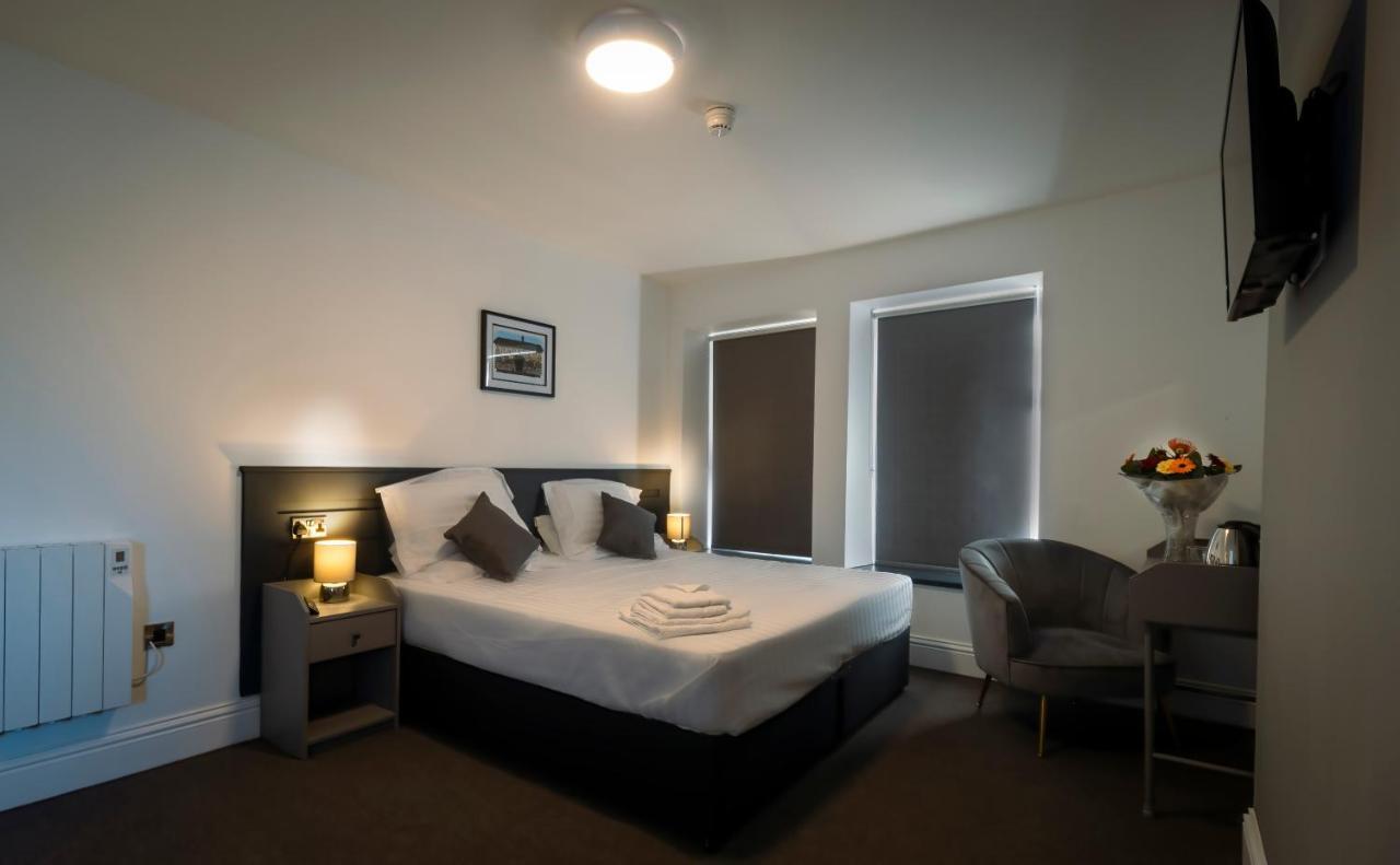 The Friendship Hotel Stocksbridge  외부 사진