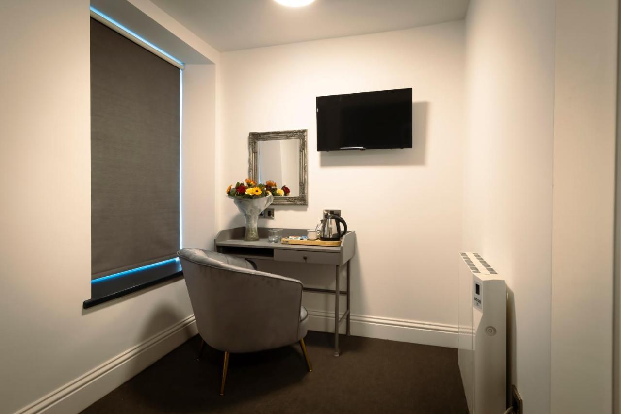 The Friendship Hotel Stocksbridge  외부 사진