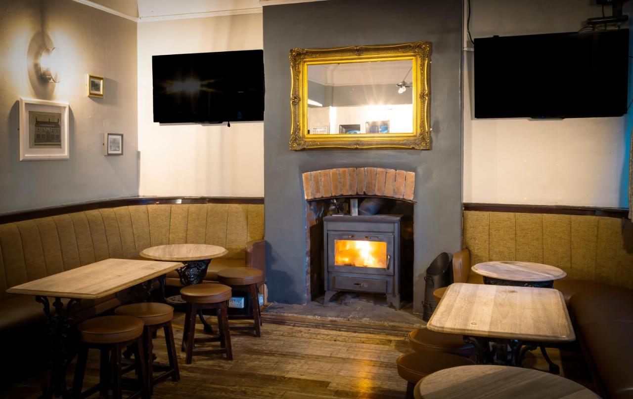 The Friendship Hotel Stocksbridge  외부 사진
