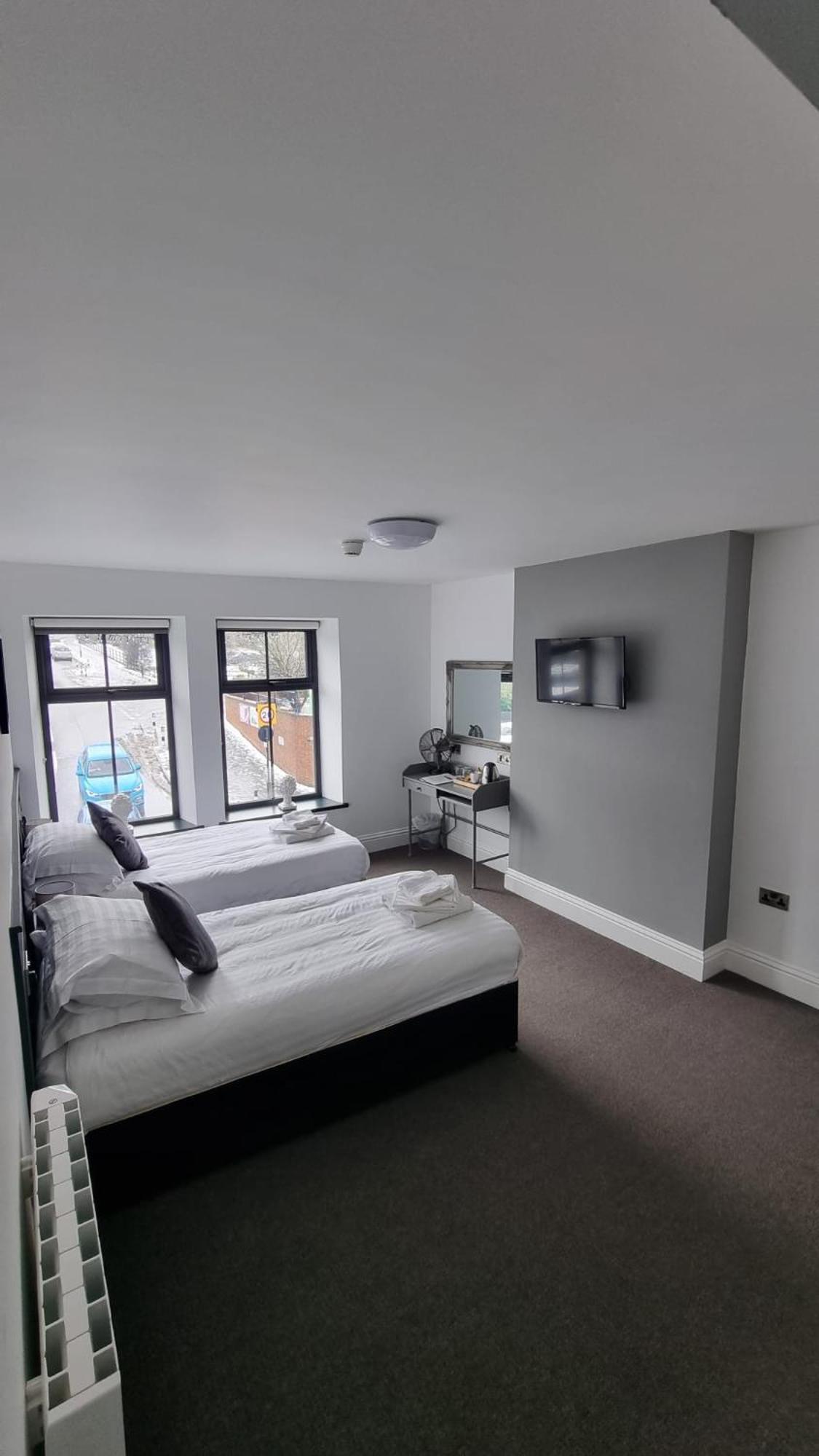 The Friendship Hotel Stocksbridge  외부 사진
