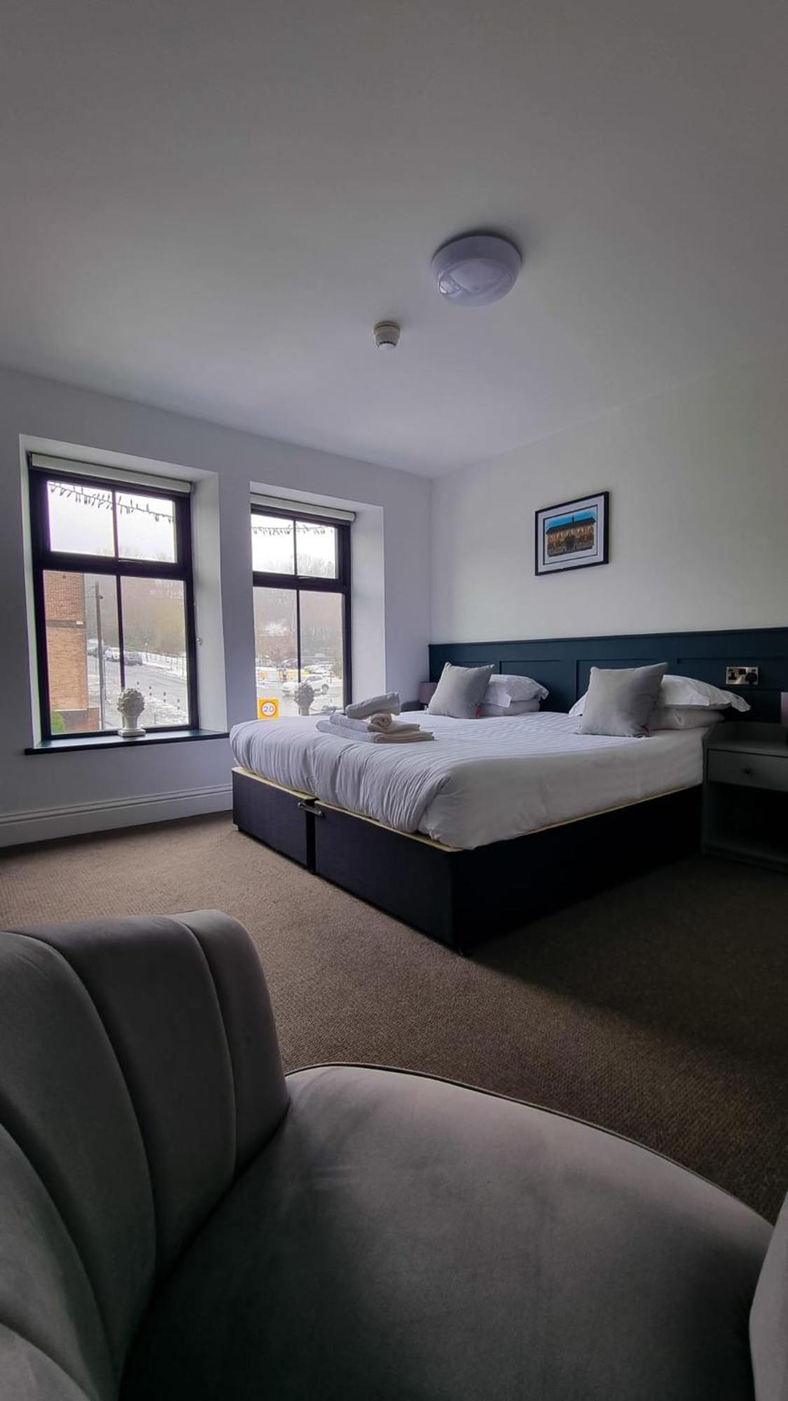 The Friendship Hotel Stocksbridge  외부 사진