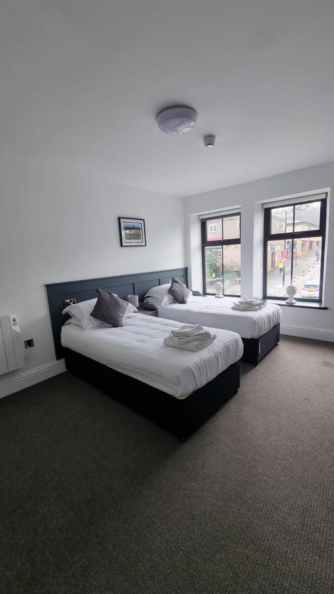 The Friendship Hotel Stocksbridge  외부 사진