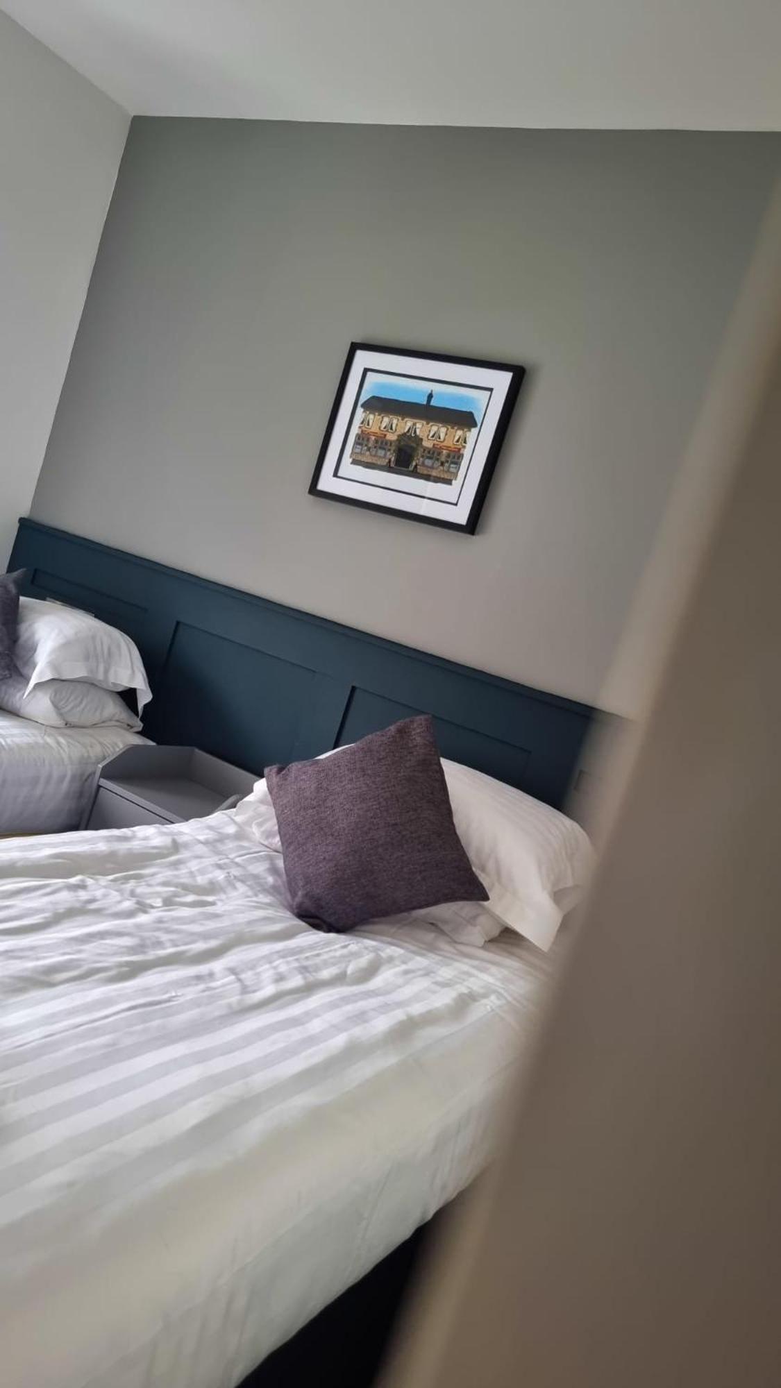 The Friendship Hotel Stocksbridge  외부 사진