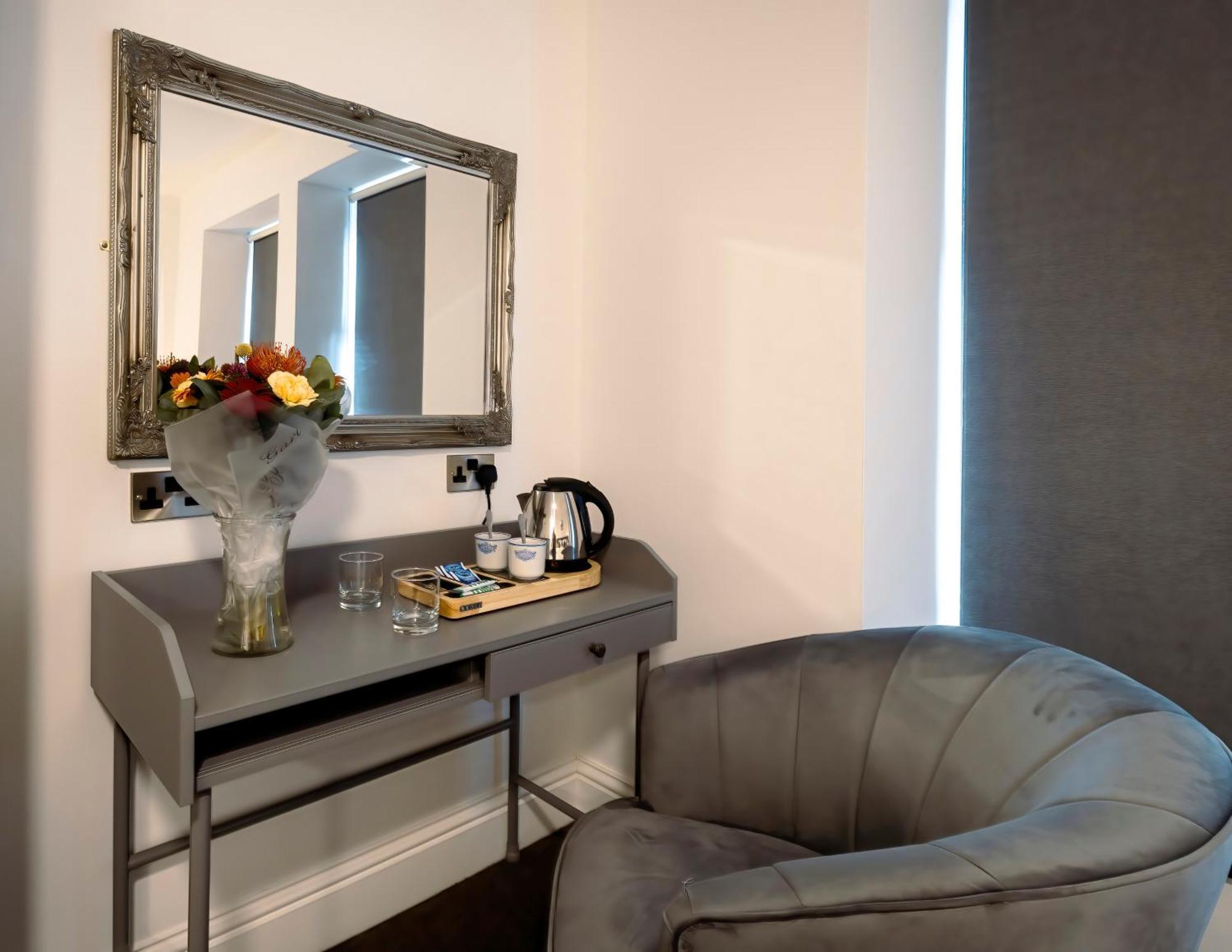 The Friendship Hotel Stocksbridge  객실 사진